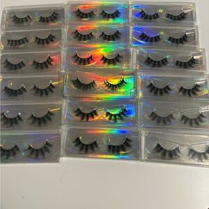 Set of False Eyelashes in Holographic Packaging 18 count